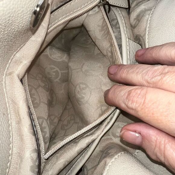 Michael Kors Hamilton Bag In Clay with Silver Hardware Lock and Key - Picture 15 of 16